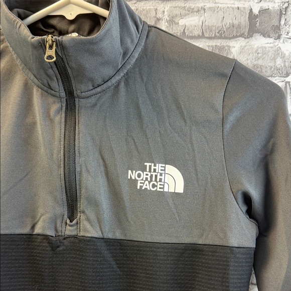 The North Face Gray and Black Half-Zip shirt - Picture 2 of 9
